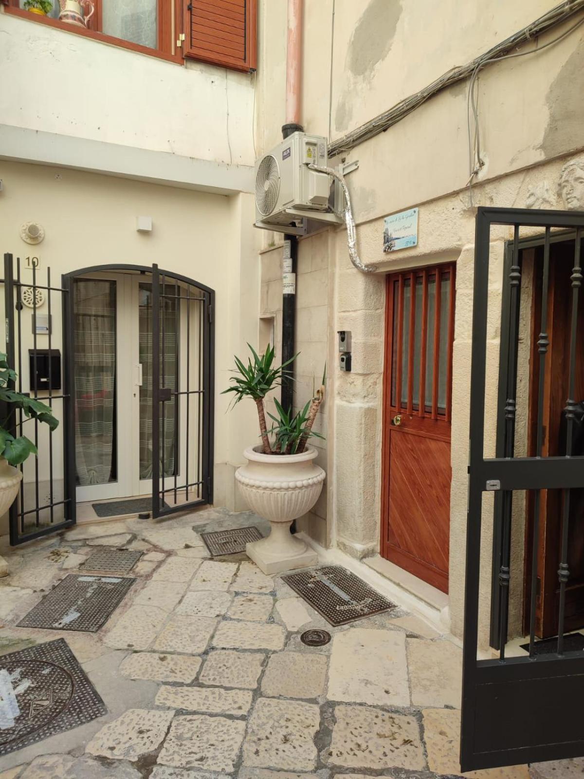 La Cas D Zii La Giulia Villa Bari Bagian luar foto