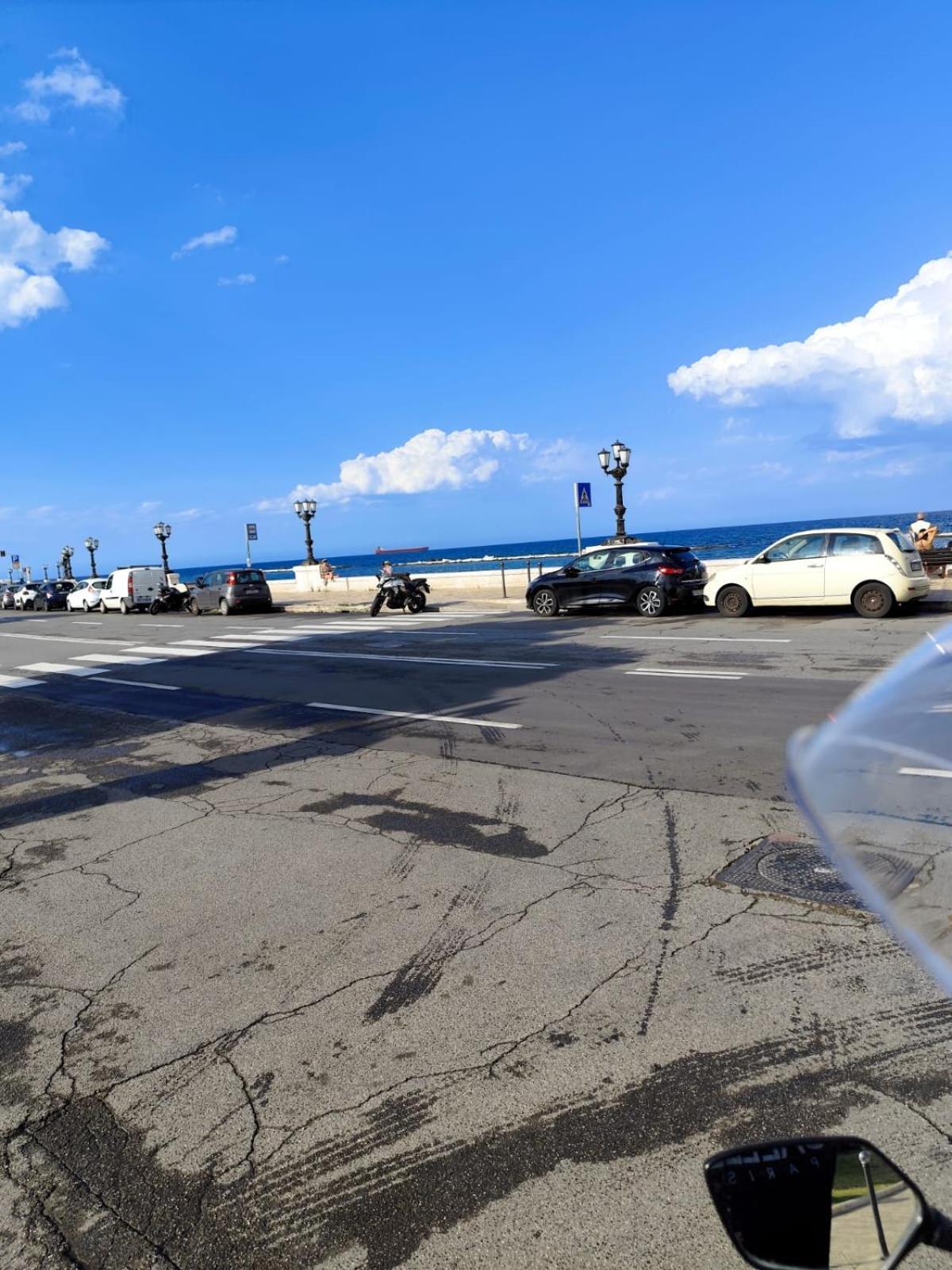 La Cas D Zii La Giulia Villa Bari Bagian luar foto